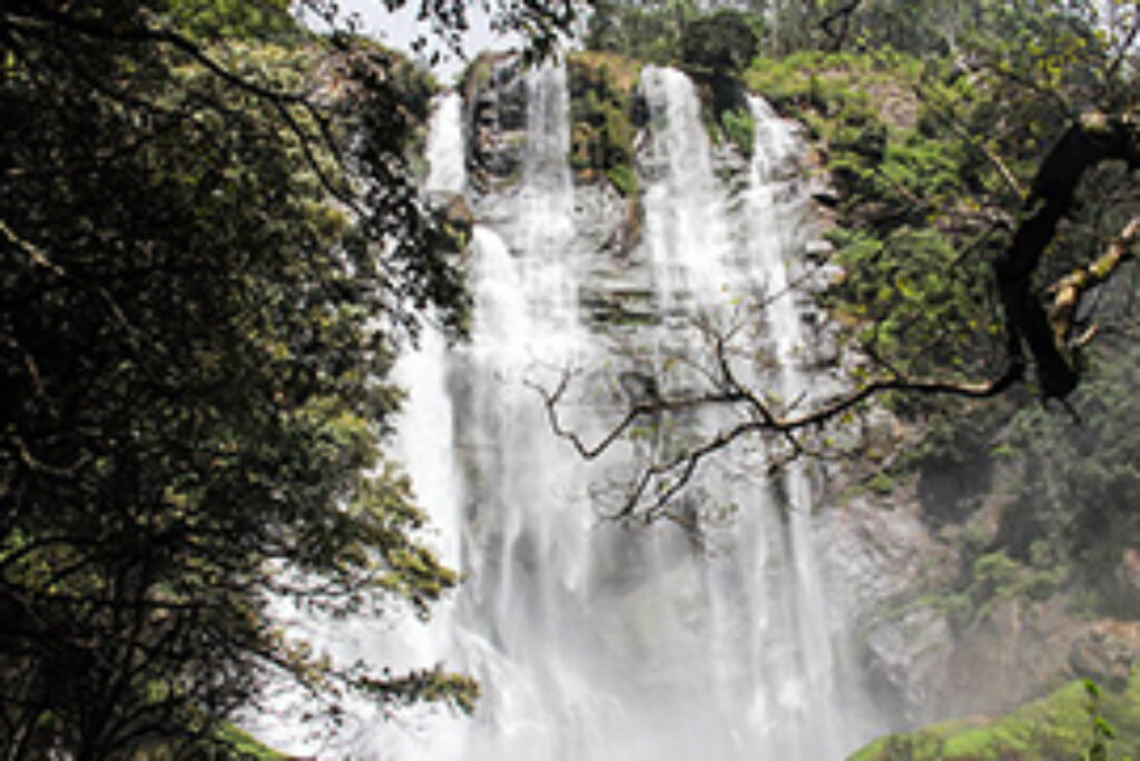 Bomburu Ella Waterfall